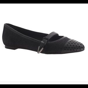 New in box Nicole GIN ballet flats